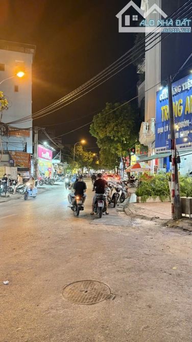 BÁN ĐẤT TRÂU QUỲ – GIA LÂM, 82M² – DÒNG TIỀN 120TR/N, GIÁ 12.9 TỶ-ĐƯỜNG THÔNG Ô TÔ TRÁNH