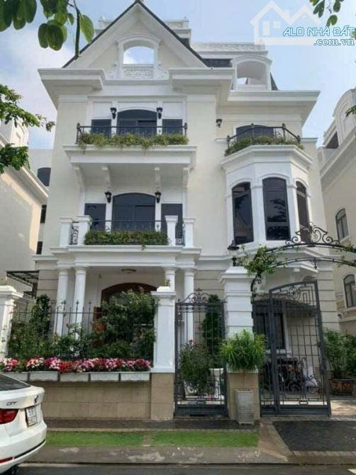 Bán biệt thự Ngô Quang Huy- Thảo Điền 16x38m , CN 650m2 giá bán 105 tỷ