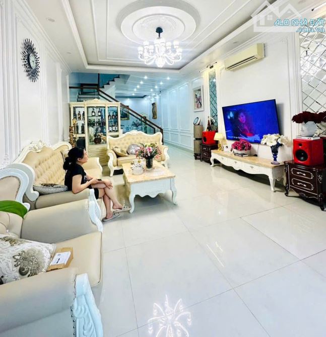 Bán nhà ĐẸP 3 tầng TĐC Xi Măng, Sở Dầu, Hồng Bàng, Hải Phòng. 76m2- 8,1 tỷ