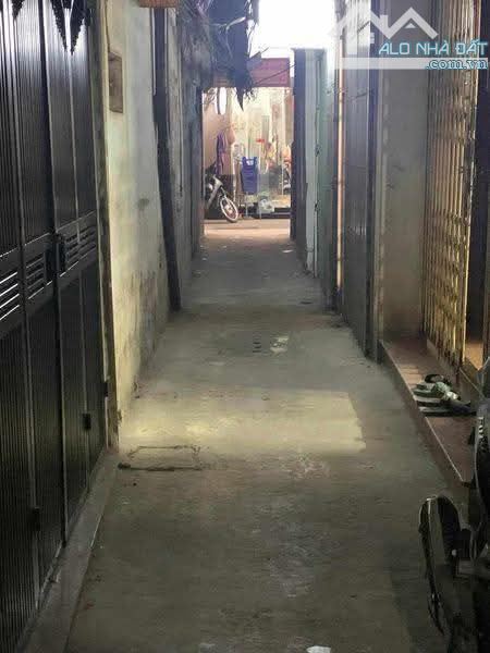 Cho thuê nhà ngõ phố Văn Hương Khâm Thiên Đống Đa 25m x 3 tầng, giá 7tr/tháng