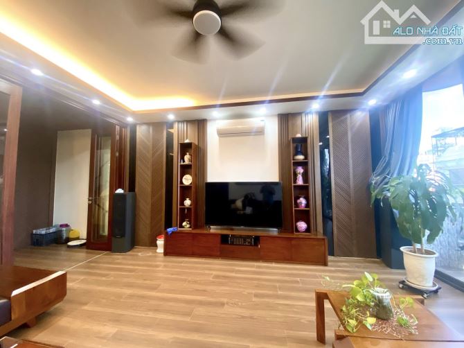 Nhà 6 tầng thang máy, Yên Xá Tổng cục 5, DT100m2, MT5.4m, 36 tỷ Thanh Trì