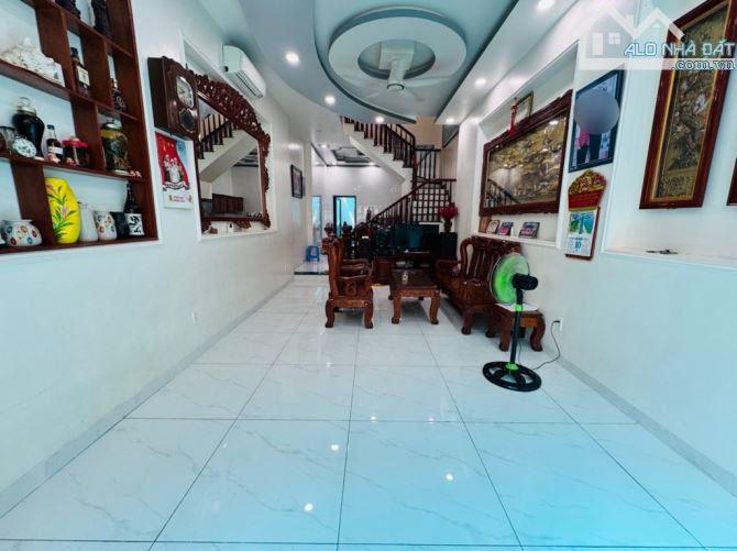 Nhà Ngon DT 75m2 - Ngay Mũi Tàu Trường Chinh - Cộng Hoà - Hẻm Rộng  - 3 Tầng - Nhỉnh 6 Tỷ