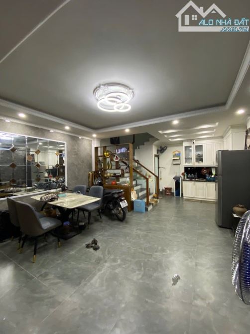 🏡 BÁN NHÀ 6 TẦNG TRUNG TÂM THẠCH BÀN – 55m² – MẶT TIỀN RỘNG 5.9m – GIÁ CHỈ 7.8 TỶ