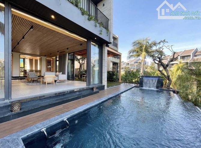 Bán BT Nghỉ dưỡng Casamia Hội An. Dt 268m2, 3t, 10m . Giá chào 20.5 tỷ