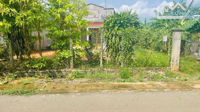 CẦN BÁN LÔ ĐẤT VƯỜN BIỆT THỰ 1.000M2 CÓ CĂN NHÀ C4 TRUNG TÂM XÃ LONG TÂN , ĐẤT ĐỎ.BRVT