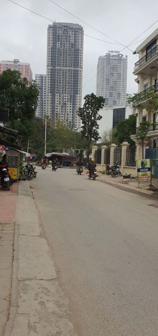 NHÀ C4 PHÂN LÔ ÔTÔ TRÁNH VỈA HÈ, KINH DOANH SẦM UẤT, HT5 LA KHÊ