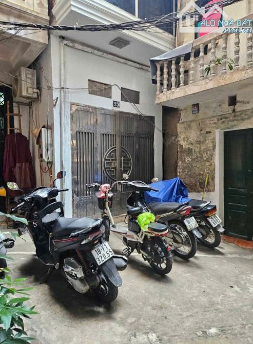 BÁN NHÀ QUAN THỔ 3 - 30M2, 3 TẦNG , NGÕ RỘNG. SỔ ĐỔ VUÔNG. GIÁ 5.5 TỶ
