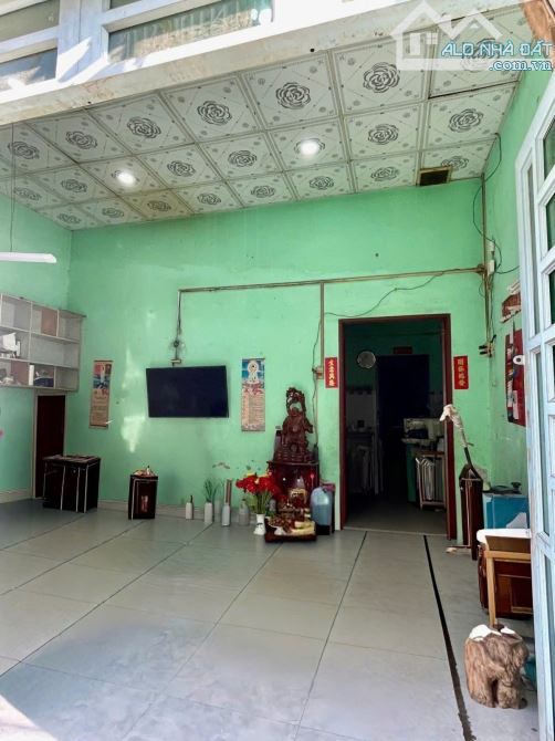 Bán nhà 2 tầng ngang 8 dài 16 giá 5t700 bà điểm hóc môn gần chợ cây me