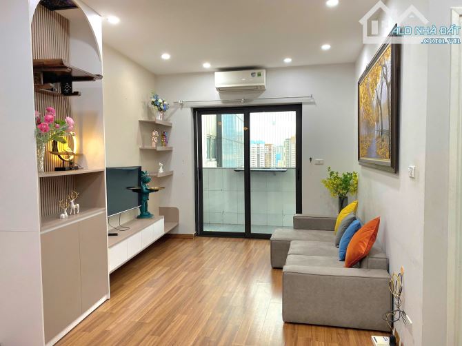 Bán nhanh căn Hei Tower. Diện tích 80m - 2pn, 2wc. Giá TL