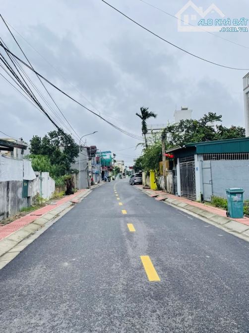 Bán đất mặt đường Lương Quán, Nam Sơn 107m chỉ 2,x tỷ.