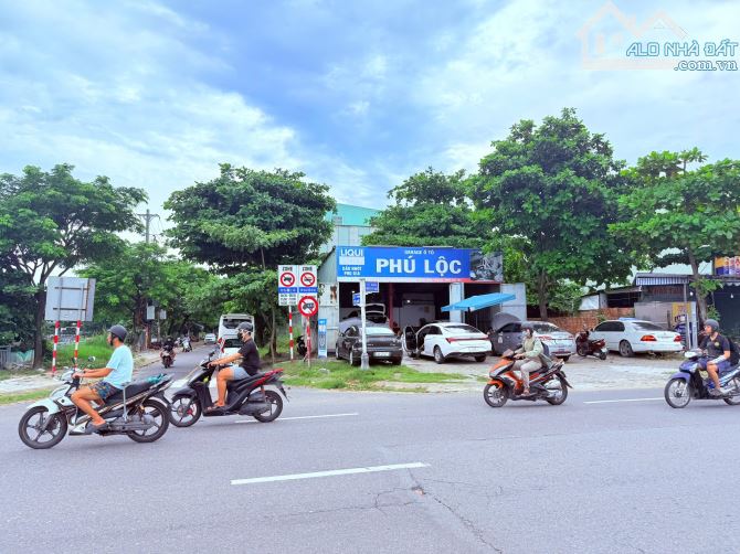 Bán góc 2 mặt tiền Nguyễn Tất Thành và Yên Khê 1