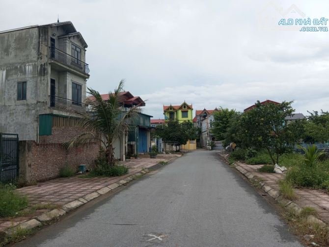 BÁN ĐẤT THUẬN THÀNH, BẮC NINH. 76M2 * 2,85 TỶ. LÔ GÓC, ĐƯỜNG Ô TÔ VÀO ĐẤT