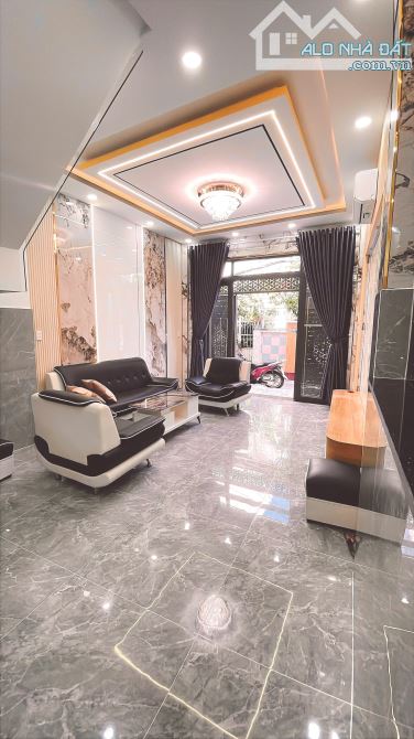 Bán nhà BÌNH THẠNH _ HẺM XE HƠI cách 15m _ XÂY MỚI 100%