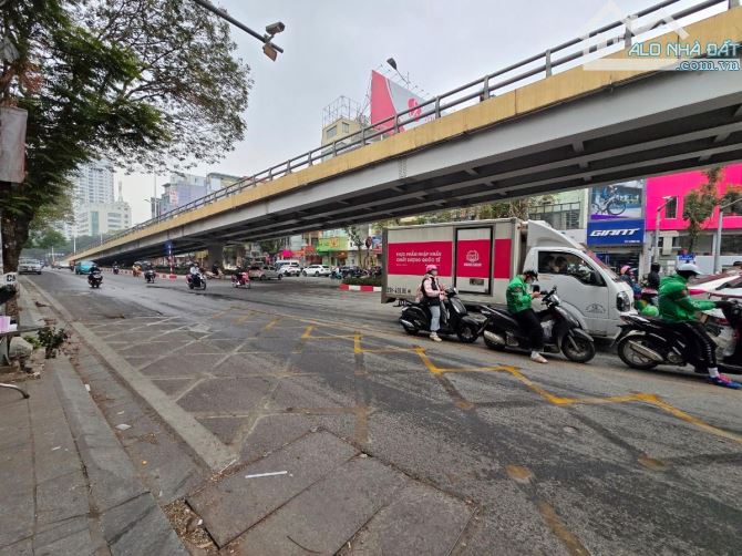 Bán nhà phố Láng Hạ vỉa hè rộng kinh doanh đỉnh 2 mặt tiền dt80m2 giá 25 tỷ