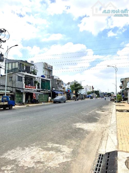 LÔ ĐẤT MẶT TIỀN ĐƯỜNG 20M VỈA HÈ BÊN 4M - DT 484M - NGANG LỚN 15M - VỊ TRÍ KINH DOANH SẦM