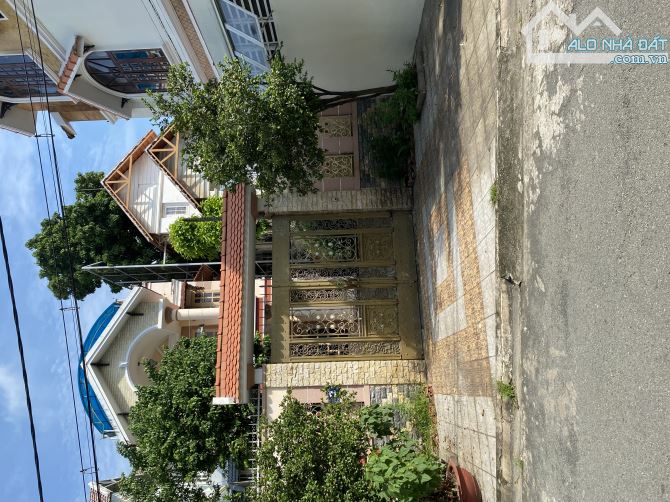 Hẻm3,5m . 2 tầng/ Dt 205m2. Nhà bán gấp 5,xtỷ .Hồ Văn Long ,Bình Tân,