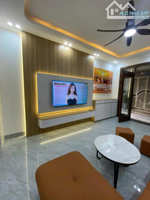 Cần bán nhà ở trần khắc chân, hai bà Trưng xây 5 tầng mua vé ở ngay giá hạt rẻ