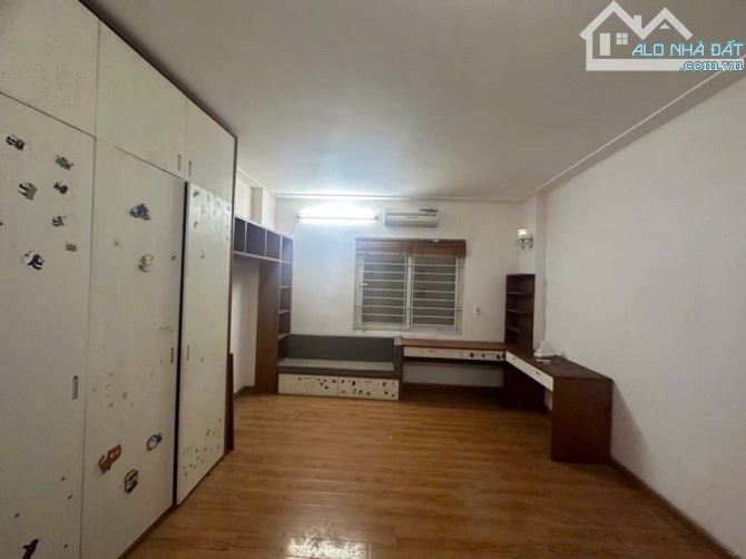 Bán nhà Võ Chí Công, dt35m, mt4,2m, gần phố, gần ô tô.