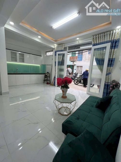 TIN ĐƯỢC KHÔNG 4 tầng mới HXH Phường 7 Quận 6 chỉ 4 tỷ nhỉnh à.