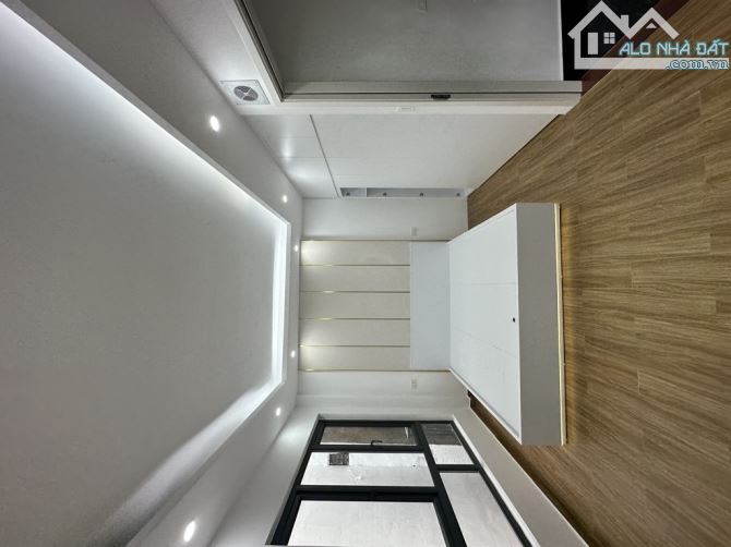 Bán nhà Tô Vĩnh Diện phân lô quân đội gần ô tô  38m 5 tầng giá 7.8 tỷ nhà xây mới đẹp nở h