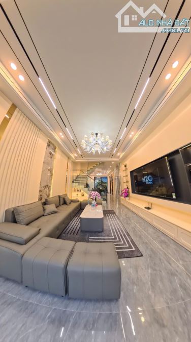 BÁN NHÀ ĐỘC LẬP SÂN CỔNG RIÊNG DIỆN TÍCH 108M² ĐƯỜNG CHÙA HÀNG