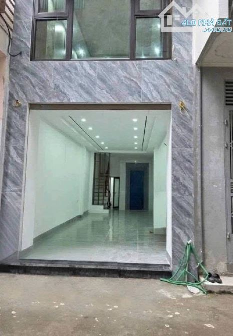 Bán nhà Sài Đồng, Long Biên 38m2, 7 tầng, thang máy, ô tô vào nhà, 11 tỷ