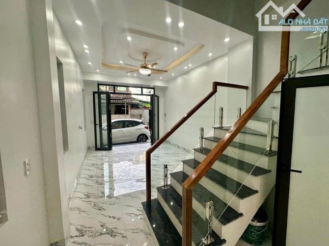 🏡 BÁN NHÀ 3 TẦNG – LÔ GÓC TIỀN PHONG, Ô TÔ ĐỖ CỬA  📍 Cách đường Trần Thủ Độ 25m, trung t