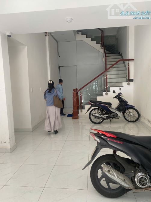 NHÀ HẺM 6M NGÔ QUYỀN, P5, QUẬN 10, DT:4.6x14m, 5TẦNG, GIÁ11.45 TỶ