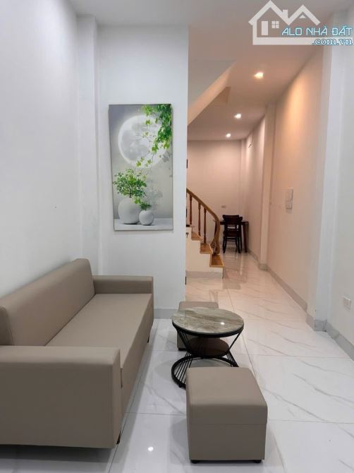 7 tỷ 2 Ttâm Thanh Xuân - đất vượng dân trí cao -ngõ oto tránh-50m ra mặt phố Lê Trọng Tấn