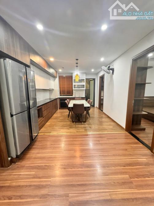 CHUNG CƯ CAO CẤP NGOẠI GIAO ĐOÀN - FULL NỘI THẤT ĐẸP.  + Sổ đỏ 108m2 thông thủy: 3 ngủ, 2