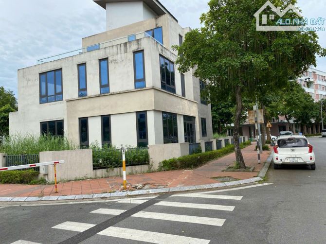 Bán căn góc khu đô thị Đặng Xá, Gia Lâm diện tích 345m. Giá hơn 51 tỷ có TL