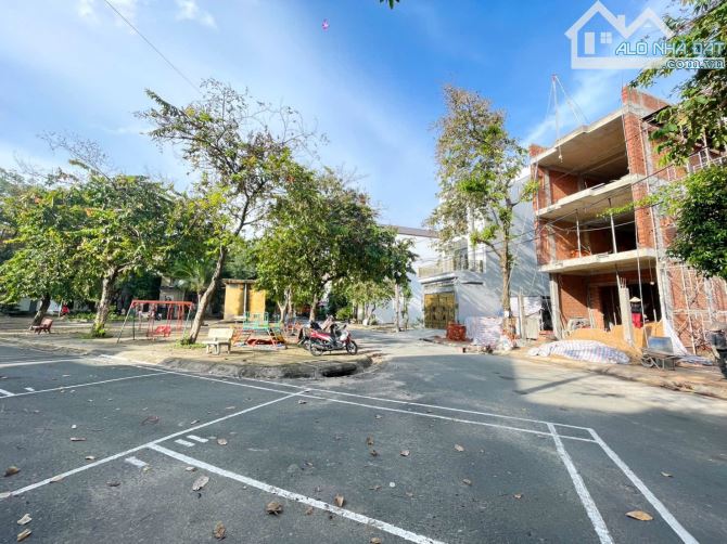 Đất 135M² Khu Phân Lô Biệt Thự Tân Tiến - Đường 8M - Gần Công Viên Giáp Bờ Kè