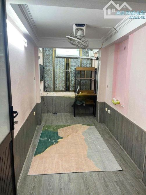 Cho thuê nhà nguyên căn Ngõ 16 Phố Hàng Cháo, Cát Linh, Đống Đa. DT 18m x 4 tầng, giá 6tr
