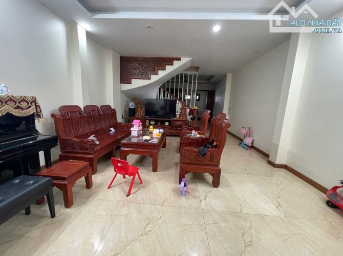 Cần cho thuê nhà liền kề khu đô thị nhà ở ngõ 183 Hoàng Văn Thái, Khương Trung, Thanh