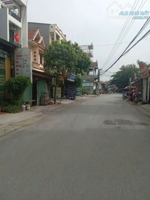 💥 Cần bán lô đất đẹp tại Hòa Phong – TX Mỹ Hào 📍 Vị trí trung tâm, dân cư đông đúc 🚗 Đư
