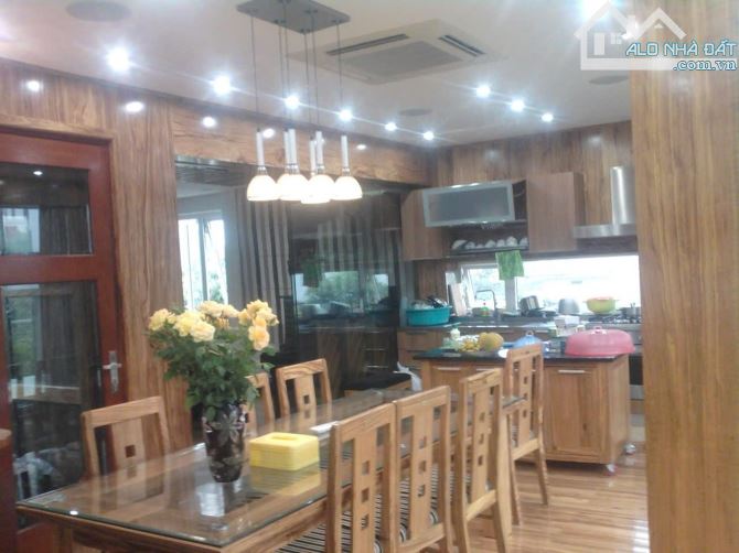 BIỆT THỰ VIP BÁN ĐẢO LINH ĐÀM – 250M² – MẶT TIỀN 12.5M – 4 TẦNG – 68 TỶ 🌟