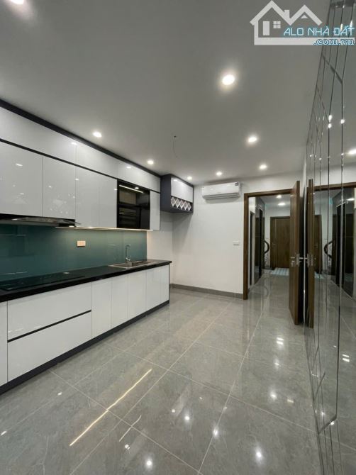 NHÀ ĐẸP Ở LUÔN, THANG MÁY, TẶNG FULL NỘI THẤT XIN, NGÕ THÔNG BA GÁC PHÓNG