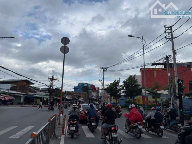 NHÀ (8x27) MẶT TIỀN TÔ KÝ TRUNG CHÁNH, HÓC MÔN TỪ 22 TỶ CÒN 17.5 TỶ
