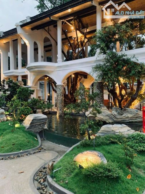 Bán Nhà Hàng Mặt Tiền Dương Quảng Hàm, 5524m2, 3 Tầng, đường 20m, thu nhập hơn 1 tỷ/ tháng