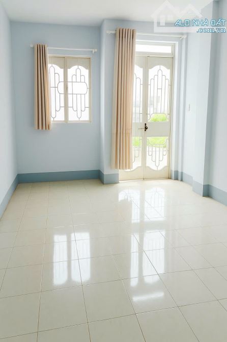 Gấp bán nhà gần Emart Phan Huy Ích, Gò Vấp, 44m2 hẻm ô tô, 2 tầng, chỉ 4 tỷ ++