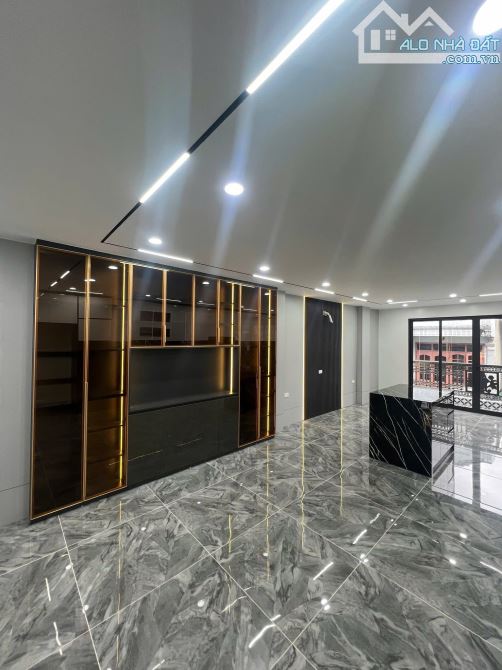 Chính chủ bán nhà 7tầng, thang máy 68m,ôtô vào nhà, ở sướng, kinh doanh đỉnh cao, Lĩnh Nam