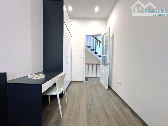 BÁN NHÀ CHÍNH KINH THANH XUÂN,PHÂN LÔ,2 THOÁNG,NHÀ ĐẸP FULL NỘI THẤT,Ở NGAY,DT 45M2X 4T - 10