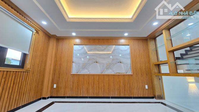 🏡 Bán Nhà Đường Tỉnh Lộ 10, Hẻm Ô Tô, Vừa ở Vừa KD, 52m2, 5 Tầng, 5 PN, 6 WC - 10