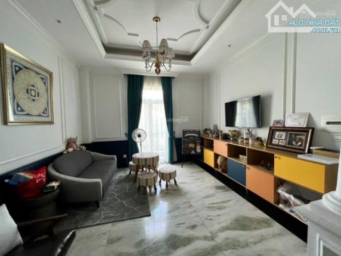 Biệt thự hiện đại - đường Cộng Hòa, Hoàng Hoa Thám, khu sân bay T3 - DT: 7 x 20m - 4 tầng - 10
