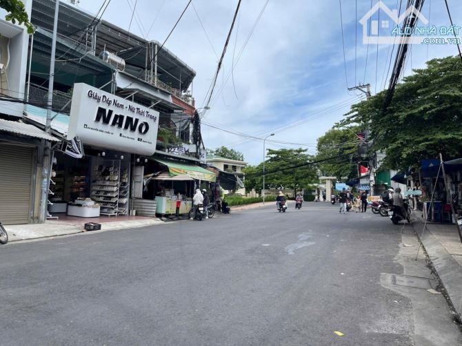 Bán nhà 4 tầng góc 2 mặt tiền Nguyễn Đình Chiểu DT70m2 Giá 14 Tỷ - 1