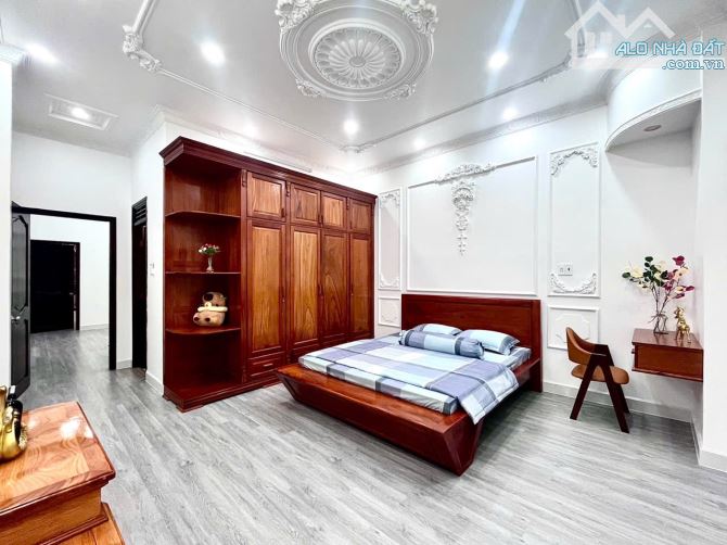 Nhà 1 Trệt 2 Lầu Mặt tiền đường Nguyễn Hiền - Trục thông NV Linh và Trần Hoàng Na - 11