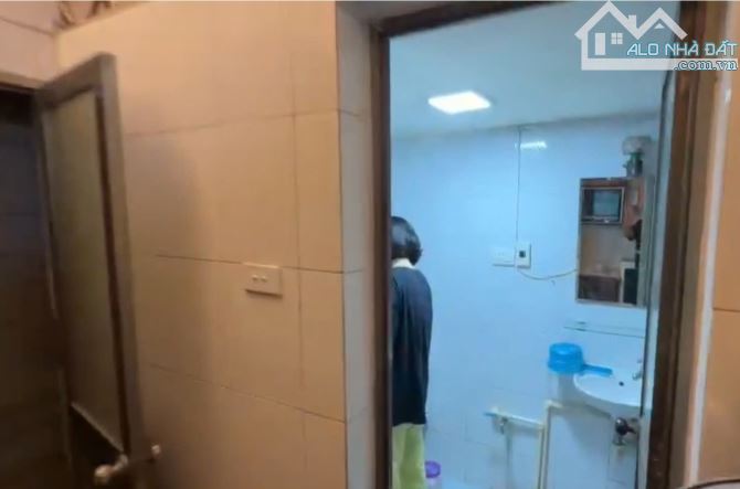 Chính chủ cho thuê nhà mặt đường số 136 Đê Trần Khát Chân - Hà Nội - 11