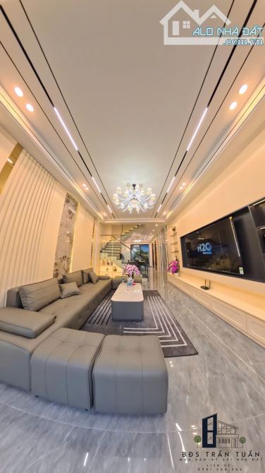 BÁN NHÀ ĐỘC LẬP SÂN CỔNG RIÊNG DIỆN TÍCH 108M² ĐƯỜNG CHÙA HÀNG - 11