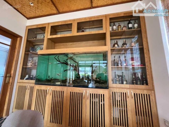 Biệt thự hiện đại - đường Cộng Hòa, Hoàng Hoa Thám, khu sân bay T3 - DT: 7 x 20m - 4 tầng - 11