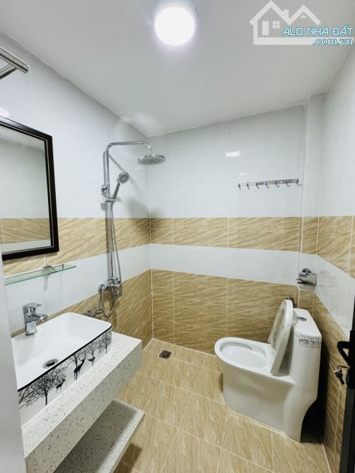 HIẾM - NGÕ THÔNG - THOÁNG TRƯỚC SAU - THOÁNG MÁT - 4 NGỦ - VỀ Ở LUÔN - 11